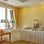 Am מלון 3*