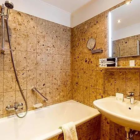 Hotel Am 3*